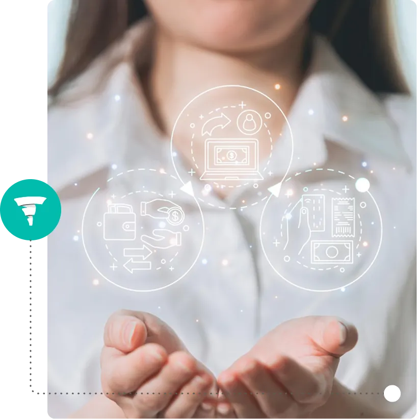 manos sosteniendo iconos